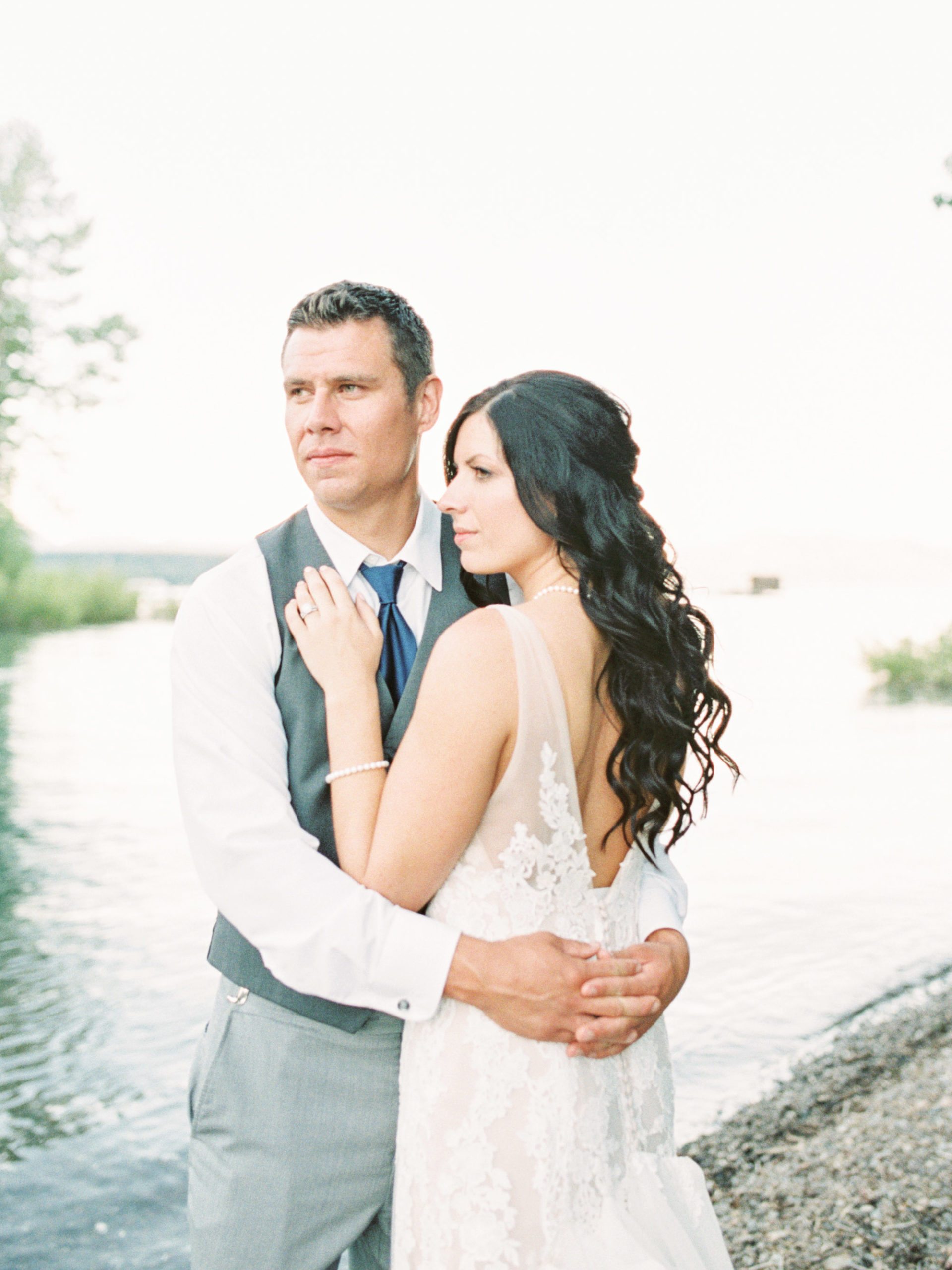 Wedding Photos of bride and groom at sunset | Gatekeepers Museum In Lake Tahoe | Shot on film by light and airy Lake Tahoe Wedding Photographer, Mandy Ford.