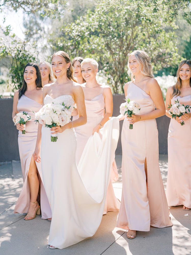 Bride and bridesmaid portraits | Champagne pink bridesmaid dresses